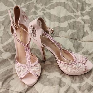Dream pairs size 8 pink heels NWOT
